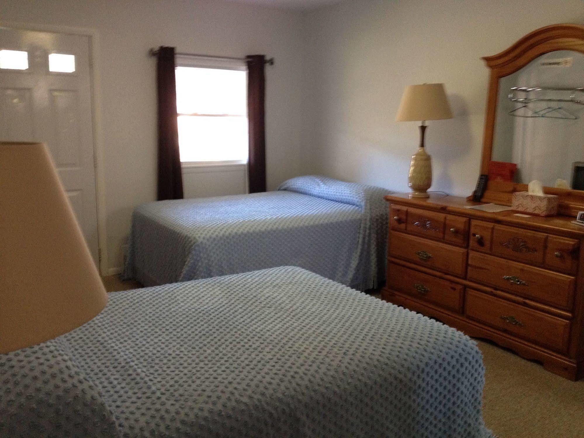 Mcgregor Inn Motel Wilton Bagian luar foto