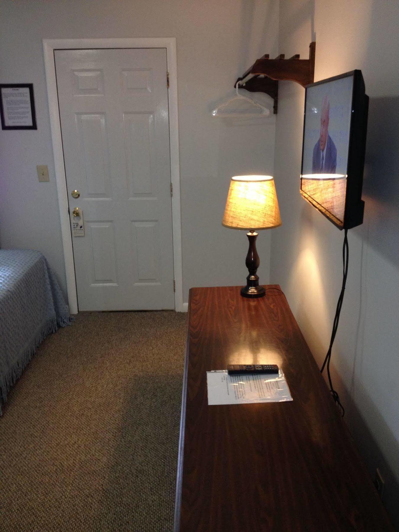 Mcgregor Inn Motel Wilton Bagian luar foto