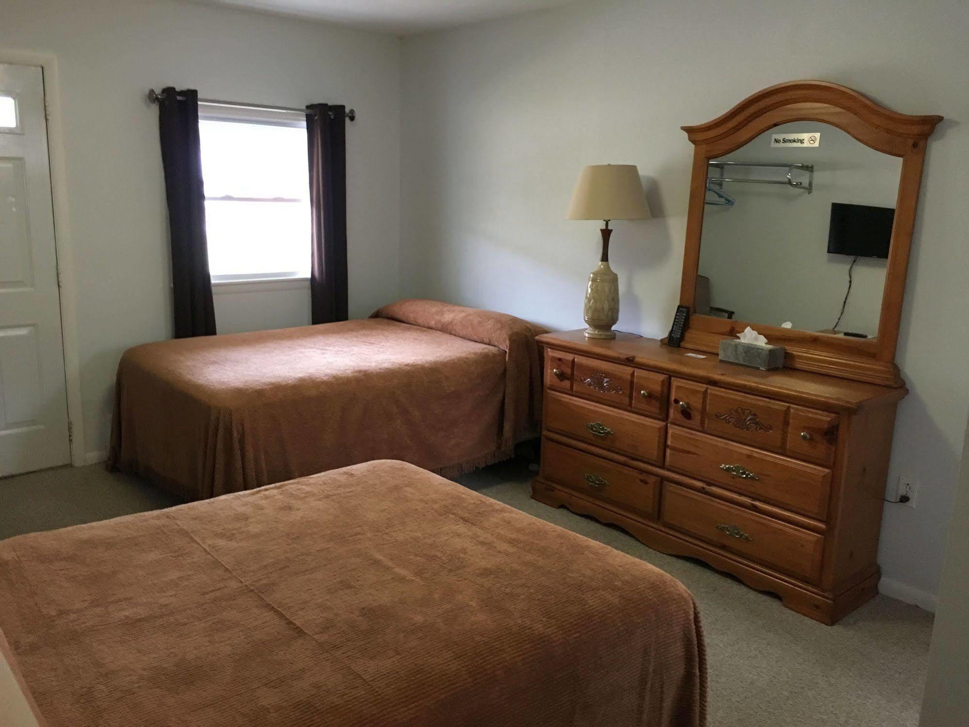 Mcgregor Inn Motel Wilton Bagian luar foto