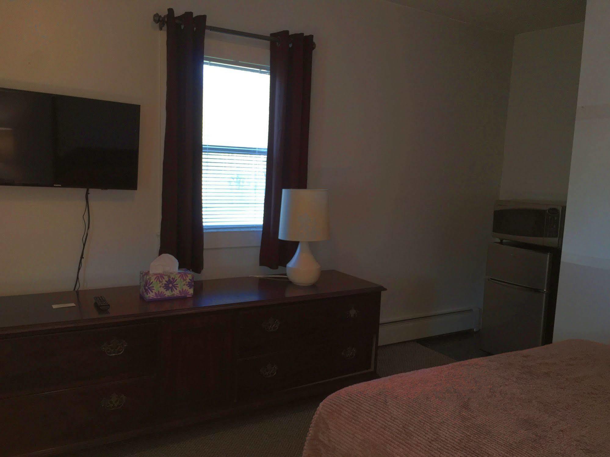 Mcgregor Inn Motel Wilton Bagian luar foto