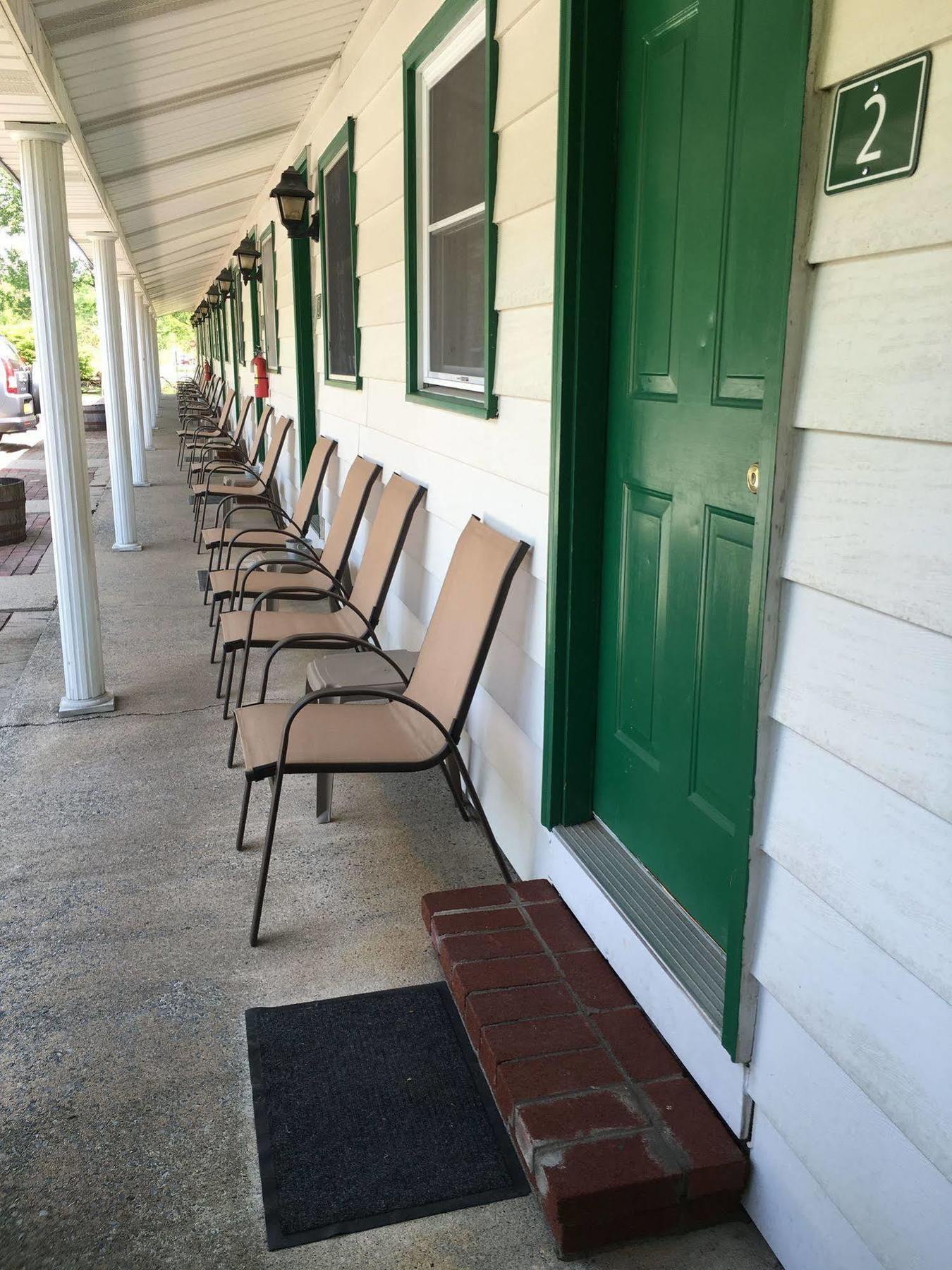 Mcgregor Inn Motel Wilton Bagian luar foto